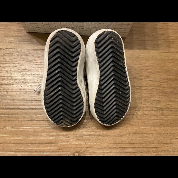 Toddler size 20 golden goose glitter sneakers - Picture 4 of 4